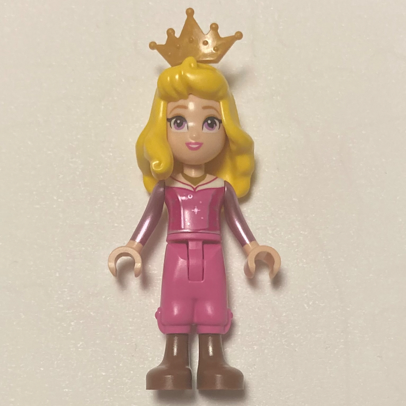 Aurore — pantalon rose foncé, grands yeux, cheveux jaunes, couronne d'or nacré (Aurora - Dark Pink Trousers, Big Eyes, Yellow Hair, Pearl Gold Crown)
