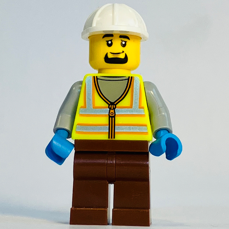 Travailleur portuaire, gilet de sécurité jaune vibrant, jambes brun rougeâtre, casque blanc (Harbor Worker, Vibrant Yellow Safety Vest, Reddish Brown Legs, White Helmet)