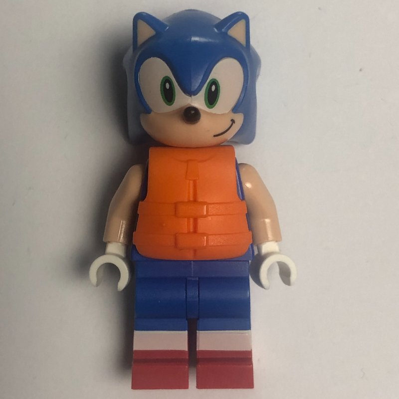 Sonic le hérisson, visage nougat clair, yeux verts, gilet de sauvetage orange (Sonic the Hedgehog, Light Nougat Face, Green Eyes, Orange Life Vest)