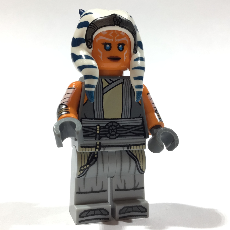 Ahsoka Tano, robe gris bleuté clair (Ahsoka Tano, Light Bluish Gray Robes)
