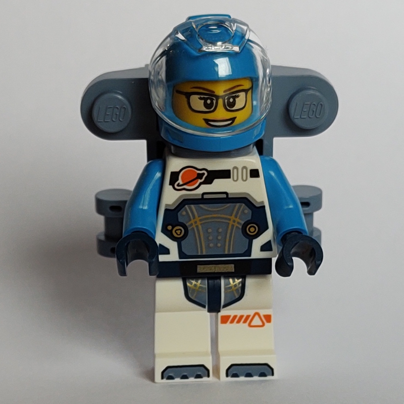 Astronaute, combinaison spatiale blanche et azur foncé, support arrière bleu sable (Astronaut, White and Dark Azure Spacesuit, Sand Blue Back Bracket)
