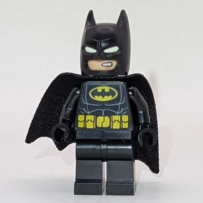 Batman, tenue noire, cape et cagoule noires, cape de balayage (Batman, Black Suit, Black Cape and Cowl, Sweeping Cape)
