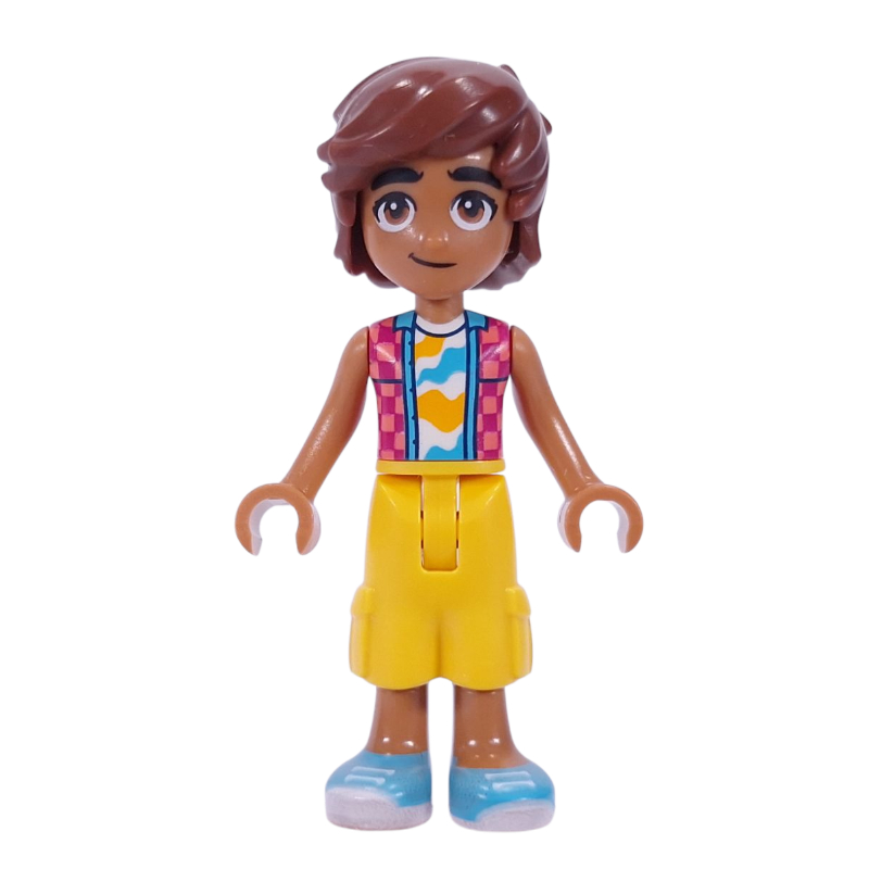 Leo — chemise rouge, short jaune (Leo - Red Shirt, Yellow Shorts)