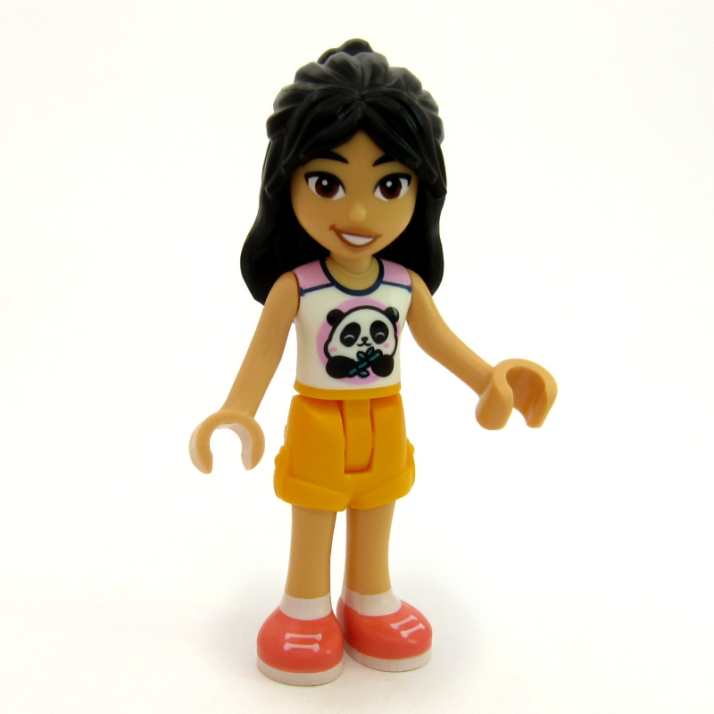 Liann - chemise blanche avec panda, court orange clair (Liann - White Shirt with Panda, Bright Light Orange Shorts)