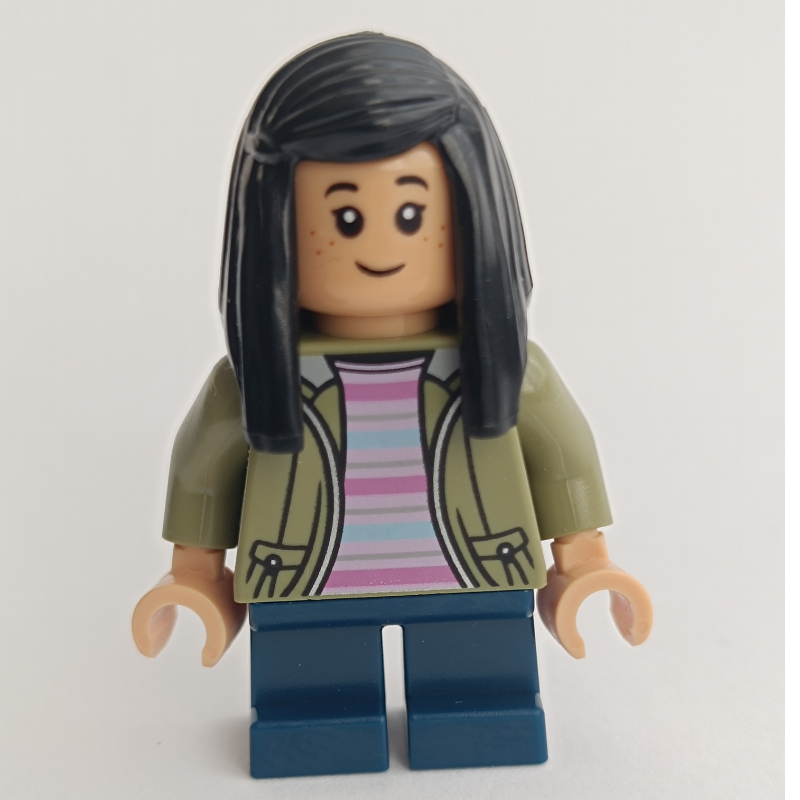 Cho Chang, jambes courtes, veste vert olive (Cho Chang, Short Legs, Olive Green Jacket)