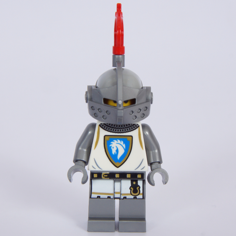 Chevalier, femme, tunique blanche, casque avec plume rouge (Knight, Female, White Tunic, Helmet with Red Plume)