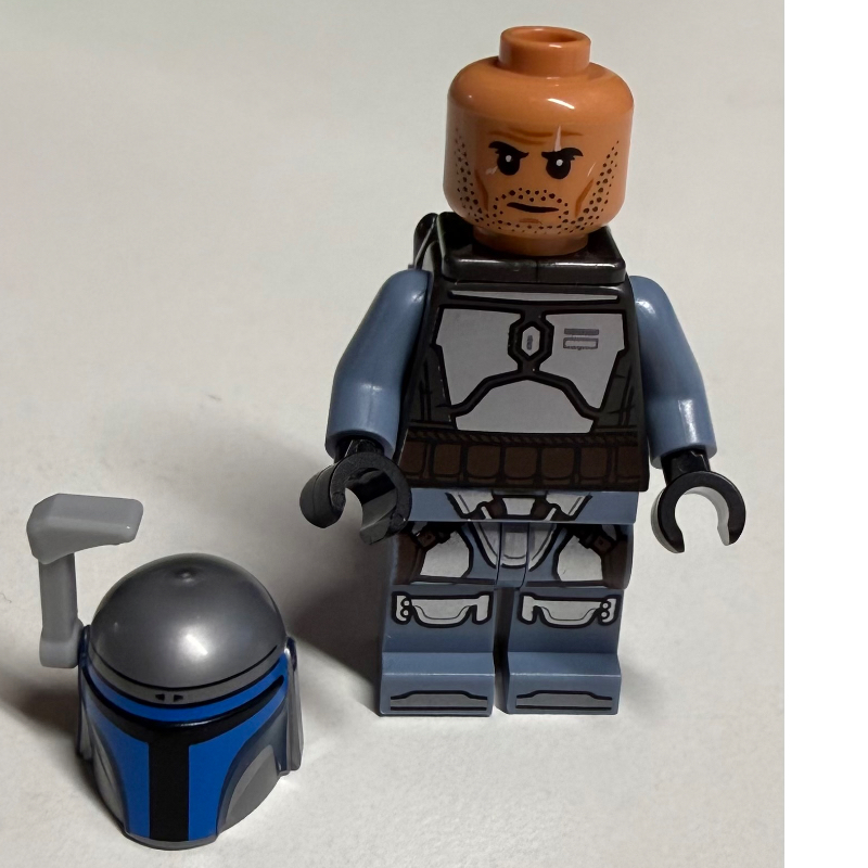 Jango Fett, torse en titane perle avec bras unis, motif imprimé casque noir sur le site de droite (Jango Fett, Pearl Titanium Torso with Plain Arms, Black Helmet Print on Right-hand Site)