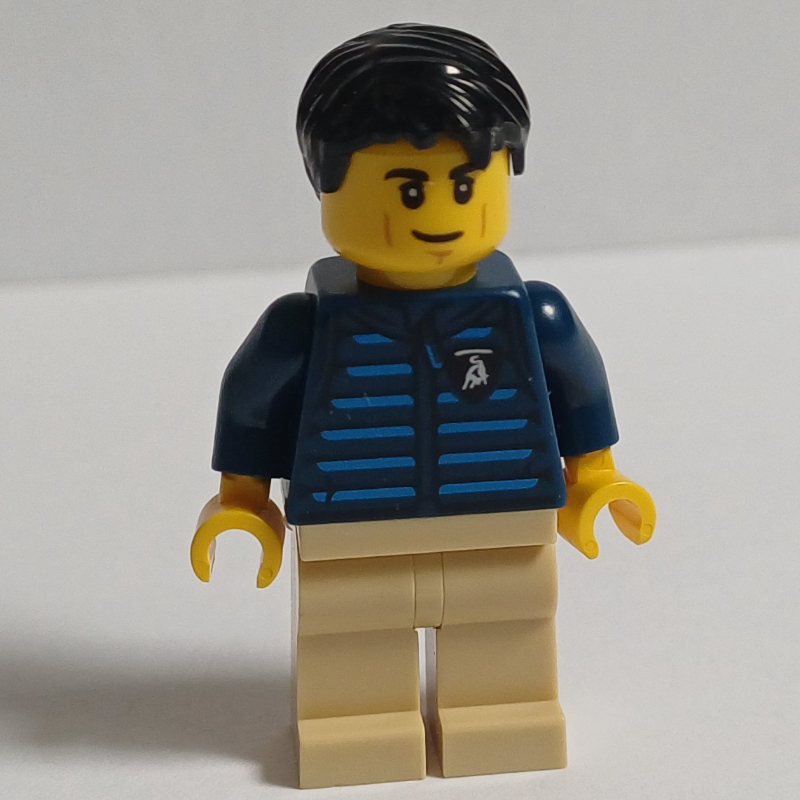 Lamborghini driver, torse bleu foncé, jambes beiges, cheveux noirs (Lamborghini Driver, Dark Blue Torso, Tan Legs, Black Hair)