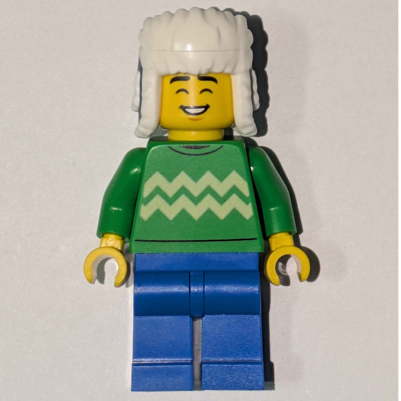 Homme, torse vert vif, jambes bleues, ushanka bleu foncé (Man, Bright Green Torso, Blue Legs, Dark Blue Ushanka)