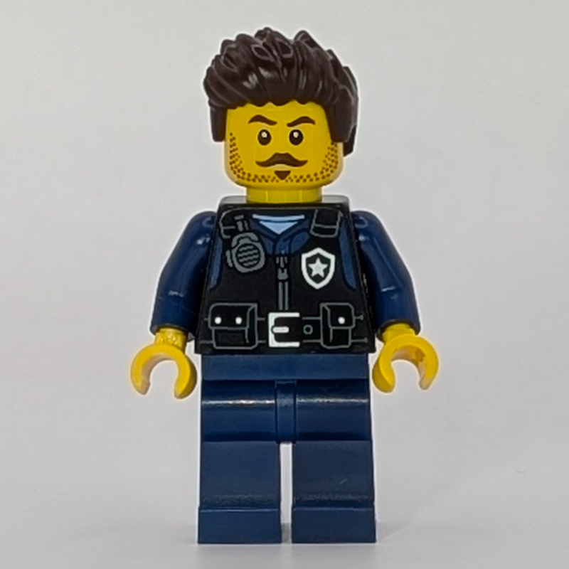 Policier, gilet noir, jambes bleu foncé, cheveux brun foncé, moustache (Police Officer, Black Vest, Dark Blue Legs, Dark Brown Hair, Moustache)