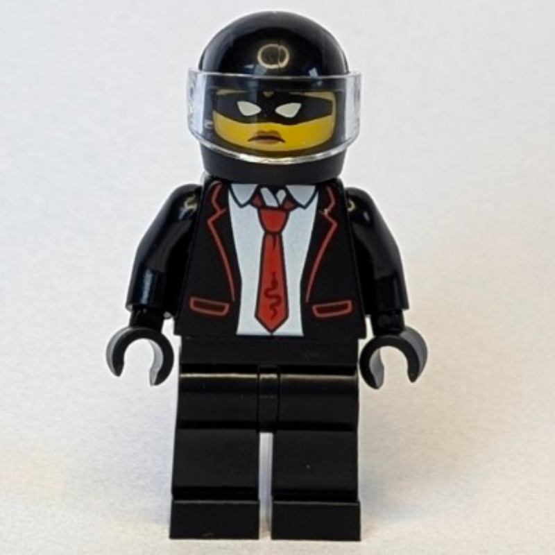 Bandit, tenue noire, cravate rouge, casque noir (Criminal, Black Suit, Red Tie, Black Helmet)