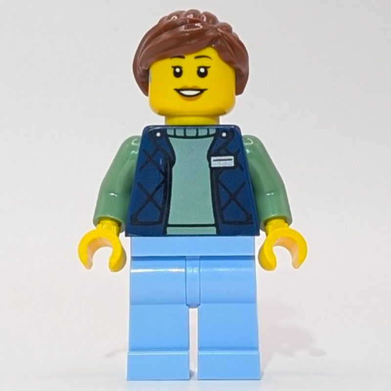 Employé LEGO, torse bleu foncé, jambes bleu clair lumineux, cheveux brun rougeâtre (LEGO Employee, Dark Blue Torso, Bright Light Blue Legs, Reddish Brown Hair)