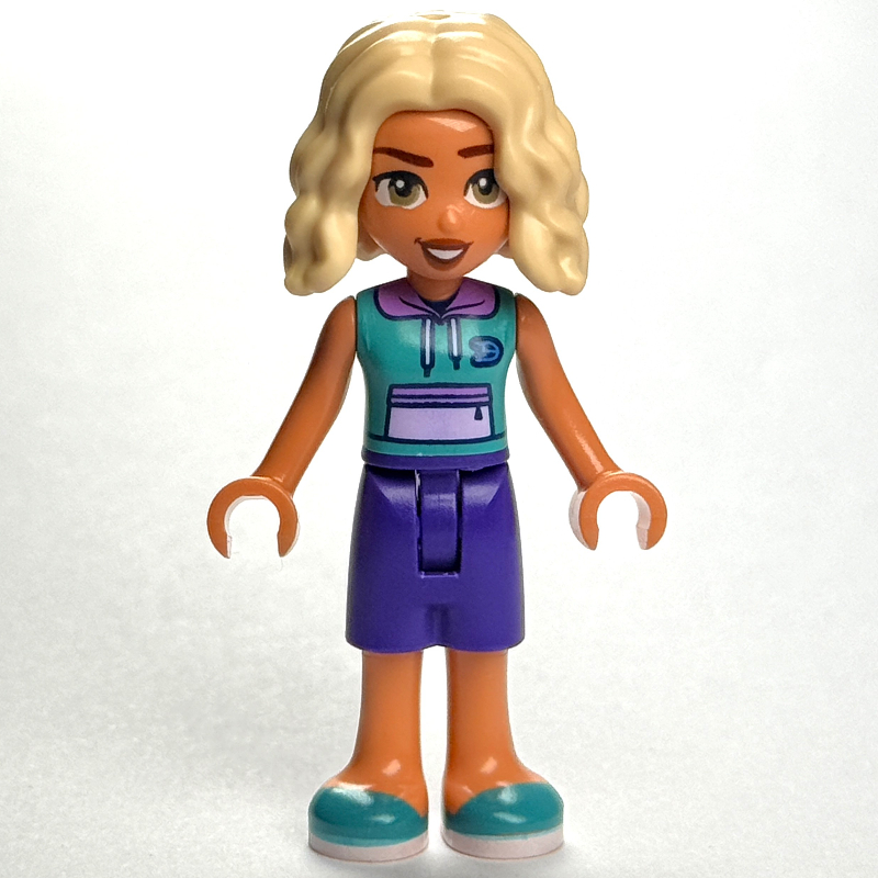 Nova, haut turquoise foncé, pantalon violet foncé (Nova, Dark Turquoise Top, Dark Purple Pants)