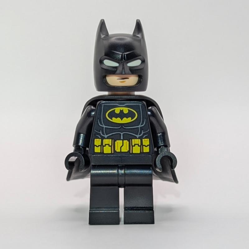 Batman, tenue noire, cape et cagoule noires, cape en caoutchouc (Batman, Black Suit, Black Cape and Cowl, Rubber Cape)
