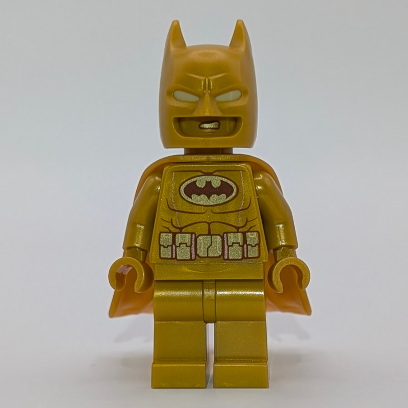 Batman, costume en or nacré, cape et capot (Batman, Pearl Gold Suit, Cape, and Cowl)