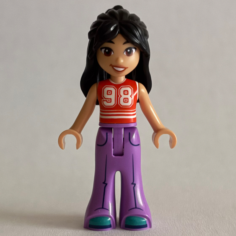Liann, haut orange rougeâtre, pantalon lavande (Liann, Reddish Orange Top, Lavender Pants)