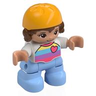 Visuel indicatif Rebrickable de Figurine Duplo enfant avec cheveux et casque de vélo orange clair vif, jambes bleu clair vif, chemise rayée avec motif imprimé cœur (Duplo Figure Child with Hair and Bike Helmet Bright Light Orange, Bright Light Blue Legs, Striped Shirt with Heart Print)