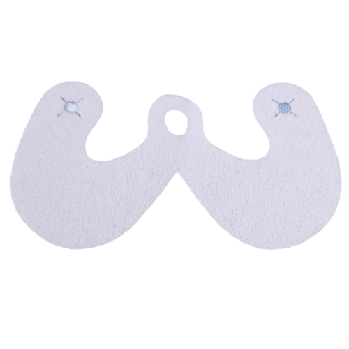 Cape, courbée avec un trou central et deux trous à main (Neckwear Cape, Curved with One Center Hole and Two Hand Holes)