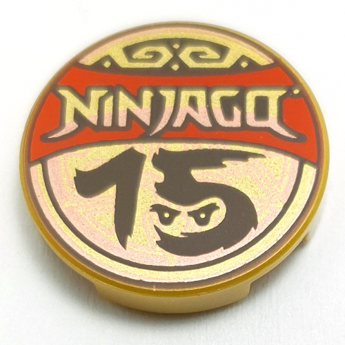 Visuel indicatif Rebrickable de Tuile ronde 2 x 2 avec Ninjago sur bannière rouge, noir '15' avec motif imprimé visage (Tile Round 2 x 2 with NINJAGO on Red Banner, Black '15' with Face Print)