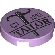 Visuel indicatif Rebrickable de Tuile ronde 2 x 2 avec aiguille, motif imprimé 'EST 1932 TAILOR' (Tile Round 2 x 2 with Needle, 'EST 1932 TAILOR' Print)