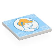 Visuel indicatif Rebrickable de Tuile 4 x 4 avec le portrait classique de cendrillon sur le fond blanc, bord bleu clair lumineux imprimé (Tile 4 x 4 with Classic Cinderella Portrait on White Background, Bright Light Blue Border Print)