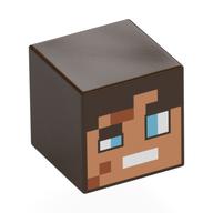Tête de minifigurine spéciale, cube avec nougat pixélisé, yeux bleu clair lumineux, motif imprimé bouche blanche (Minifig Head Special, Cube with Pixelated Nougat Dace, Bright Light Blue Eyes, White Mouth Print)