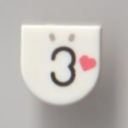 Visuel indicatif Rebrickable de Tuile ronde 1 x 1 demi-cercle avec 3/oreille, cœur, motif imprimé Kissy Face (Tile Round 1 x 1 Half Circle with 3/Ear, Heart, Kissy Face Print)
