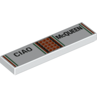 Tuile 1 x 4 avec motif imprimé 'CIAO' et 'McQUEEN' (Tile 1 x 4 with 'CIAO' and 'McQUEEN' Print)