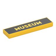 Visuel indicatif Rebrickable de Tuile 1 x 4 avec 'MUSEUM' sur fond noir imprimé (Tile 1 x 4 with 'MUSEUM' on Black Background Print)