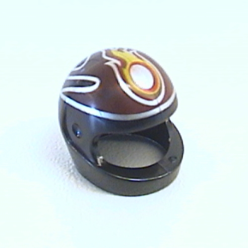 Casque, Standard avec Flamme Jaune/Rouge, Argent (Helmet, Standard with Yellow/Red Flame, Silver Dot Print)
