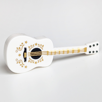 Visuel indicatif Rebrickable de Instrument de musique Guitare acoustique avec cordes d'or et décorations motif imprimé (Musical Instrument Guitar Acoustic with Gold Strings and Decorations Print)