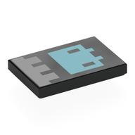 Visuel indicatif Rebrickable de Tuile 2 x 3 avec bannière pixelisée, décorations argentées, motif imprimé Créature bleu métal (Tile 2 x 3 with Pixelated Banner, Silver Decorations, Metal Blue Creature Print)