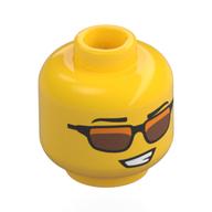 Tête de minifigurine, sourcils noirs, lunettes de soleil noires avec lentilles en cuivre, sourire déséquilibré, dents (Minifig Head, Black Eyebrows, Black Sunglasses with Copper Lenses, Lopsided Grin, Teeth)