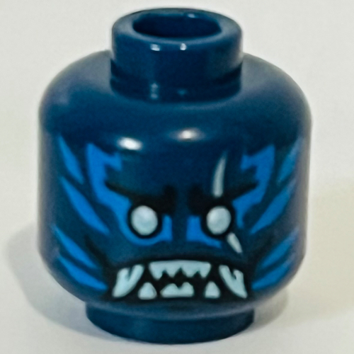 Tête de minifigurine Nokt, marquages bleus, yeux argentés, cicatrice, dents pointues argentées, crocs (Minifig Head Nokt, Blue Markings, Silver Eyes, Scar, Silver Sharp Teeth, Fangs)