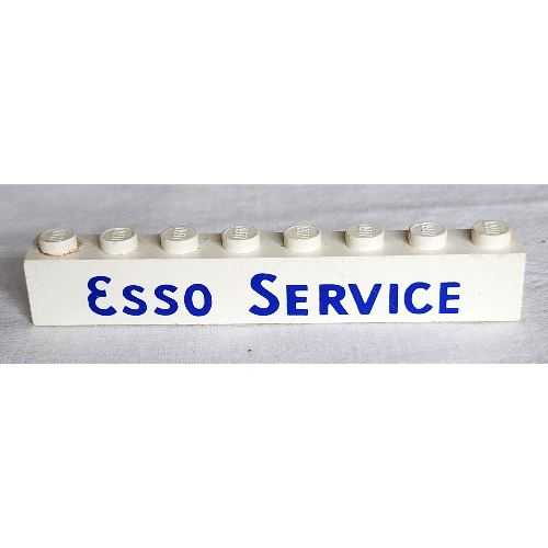 Visuel indicatif Rebrickable de Brique 1 x 8 avec motif imprimé bleu vif 'ESSO SERVICE' (Brick 1 x 8 with 'ESSO SERVICE' Long Bold Blue Print)