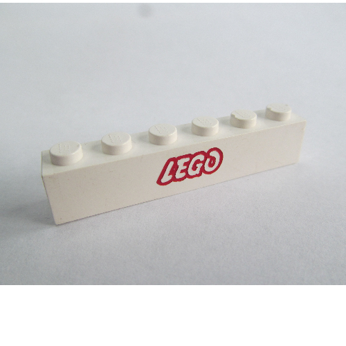 Visuel indicatif Rebrickable de Brique 1 x 6 avec logo LEGO rouge, ouvert O motif imprimé (Brick 1 x 6 with Red LEGO Logo, Open O Print)