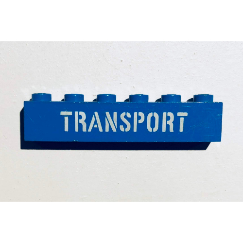 Visuel indicatif Rebrickable de Brique 1 x 6 avec pochoir 'TRANSPORT' Motif imprimé blanc (Brick 1 x 6 with 'TRANSPORT' Stencil White Print)