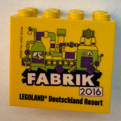 Visuel indicatif Rebrickable de Brique 2 x 4 x 3 avec motif imprimé 'LEGOLAND Deutschland Resort FABRIK 2016' (Brick 2 x 4 x 3 with 'LEGOLAND Deutschland Resort FABRIK 2016' Print)