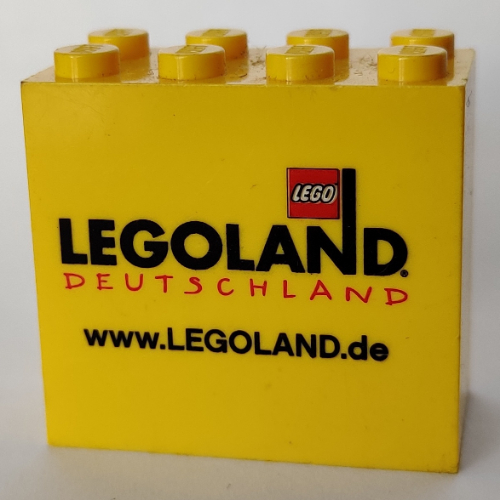 Visuel indicatif Rebrickable de Brique 2 x 4 x 3 avec motif imprimé 'LEGOLAND Deutschland www.LEGOLAND.de' (Brick 2 x 4 x 3 with 'LEGOLAND Deutschland www.LEGOLAND.de' Print)