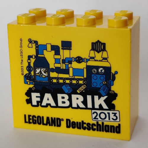 Visuel indicatif Rebrickable de Brique 2 x 4 x 3 avec motif imprimé 'LEGOLAND Deutschland FABRIK 2013' (Brick 2 x 4 x 3 with 'LEGOLAND Deutschland FABRIK 2013' Print)