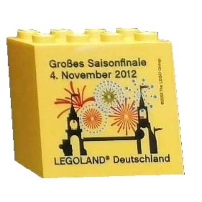 Visuel indicatif Rebrickable de Brique 2 x 4 x 3 avec motif imprimé 'LEGOLAND Deutschland Großes Saisonfinale 4. November 2012' (Brick 2 x 4 x 3 with 'LEGOLAND Deutschland Großes Saisonfinale 4. November 2012' Print)