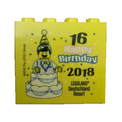 Visuel indicatif Rebrickable de Brique 2 x 4 x 3 avec motif imprimé 'LEGOLAND Deutschland Resort 16 Happy Birthday 2018' (Brick 2 x 4 x 3 with 'LEGOLAND Deutschland Resort 16 Happy Birthday 2018' Print)