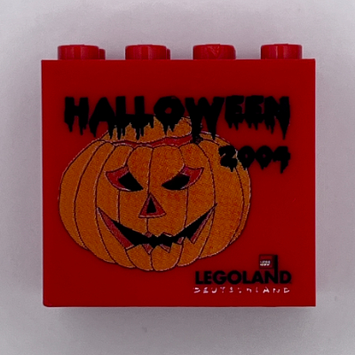 Visuel indicatif Rebrickable de Brique 2 x 4 x 3 avec 'LEGOLAND Deutschland HALLOWEEN 2004', Motif imprimé citrouille (Brick 2 x 4 x 3 with 'LEGOLAND Deutschland HALLOWEEN 2004', Pumpkin Print)