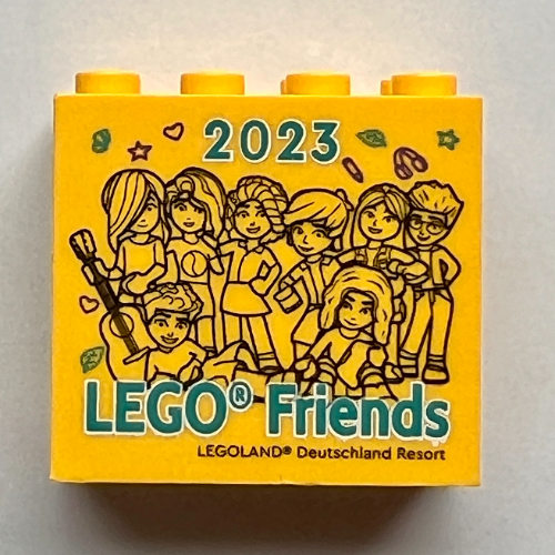 Visuel indicatif Rebrickable de Brique 2 x 4 x 3 avec motif imprimé 'LEGOLAND Deutschland Resort 2023 LEGO Friends' (Brick 2 x 4 x 3 with 'LEGOLAND Deutschland Resort 2023 LEGO Friends' Print)