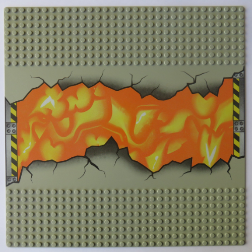 Visuel indicatif Rebrickable de Plaque de base 32 x 32 avec 8-stud droit avec route fissurée et motif imprimé de lave (Baseplate 32 x 32 with 8-Stud Straight with Cracked Road and Lava Print)