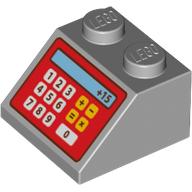 Visuel indicatif Rebrickable de Brique inclinée 45° 2 x 2 avec caisse rouge et motif imprimé '+15' (Brick Sloped 45° 2 x 2 with Red Cash Register and '+15' Print)