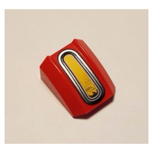 Visuel indicatif Rebrickable de Brique courbe 2 x 2 avec Lip, sans tenons avec motif imprimé phare jaune et gris foncé/clair (Brick Curved 2 x 2 with Lip, No Studs with Yellow and Dark/Light Gray Headlamp Print)