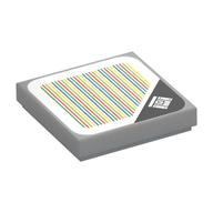 Visuel indicatif Rebrickable de Tuile 2 x 2 avec coffre au trésor et code à barres motif imprimé (autocollant) (Tile 2 x 2 with Treasure Chest and Barcode Print (Sticker))