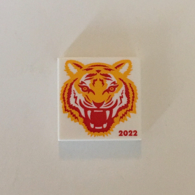Visuel indicatif Rebrickable de Tuile 2 x 2 avec motif imprimé Année du Tigre 2022 (Tile 2 x 2 with Year of Tiger 2022 Print)