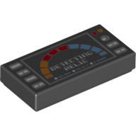 Visuel indicatif Rebrickable de Tuile 1 x 2 avec boutons argentés, compteur et motif imprimé 'DETECTING RELIC' (Tile 1 x 2 with Silver Buttons, Meter and 'DETECTING RELIC' Print)
